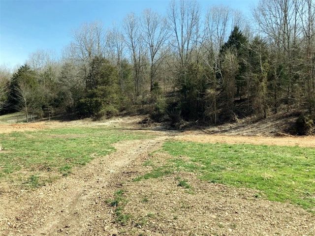 5682 Wade Road, Harrison, AR 72601