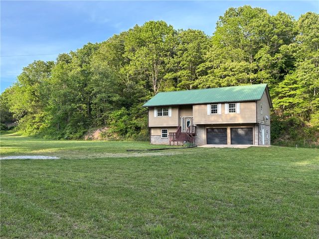 5682 Wade Road, Harrison, AR 72601