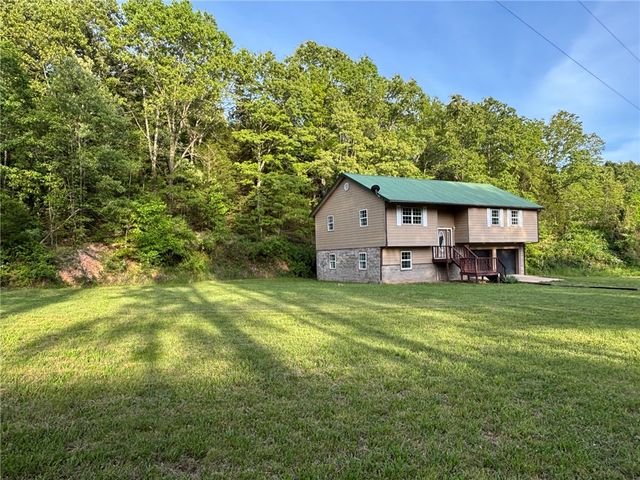 5682 Wade Road, Harrison, AR 72601