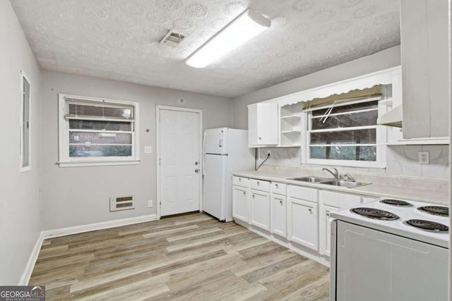 685 Melrose Drive, Forest Park, GA 30297