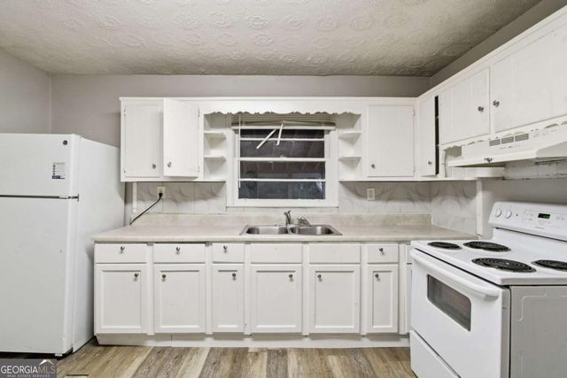 685 Melrose Drive, Forest Park, GA 30297