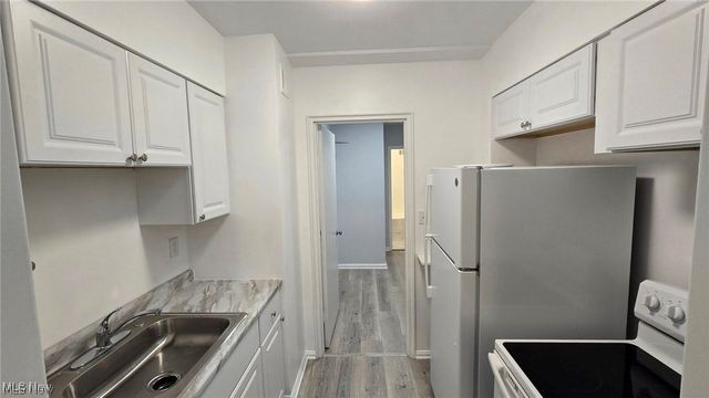 11820 Edgewater Drive, Lakewood, OH 44107