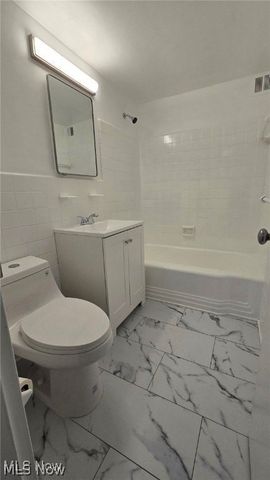 11820 Edgewater Drive, Lakewood, OH 44107