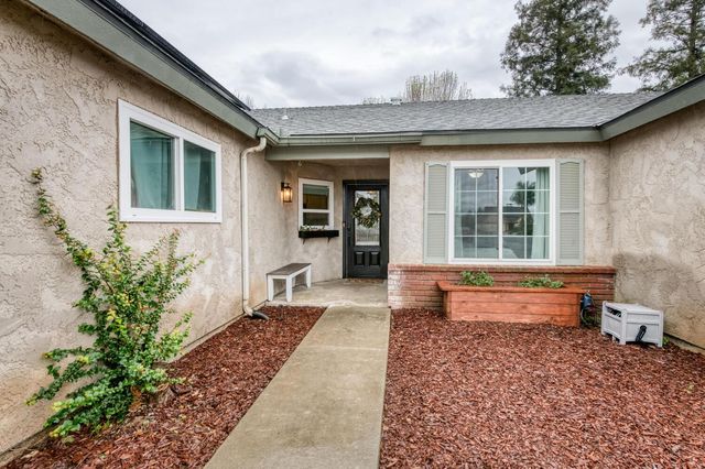 288 W Magill Avenue, Clovis, CA 93612