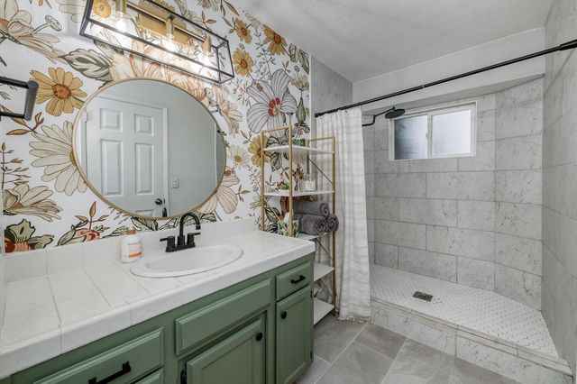 288 W Magill Avenue, Clovis, CA 93612