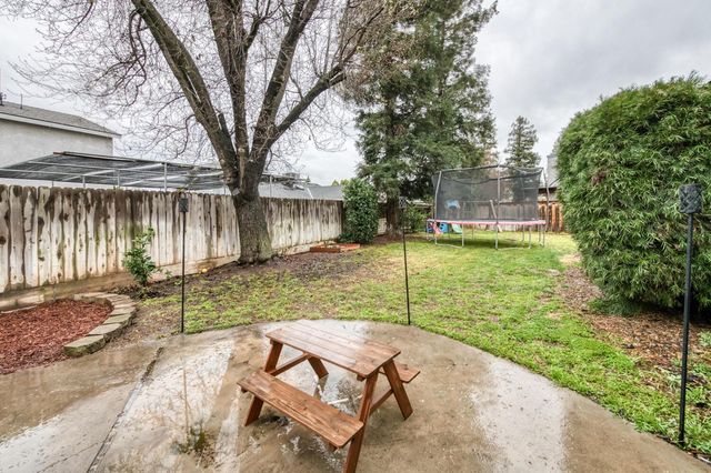 288 W Magill Avenue, Clovis, CA 93612