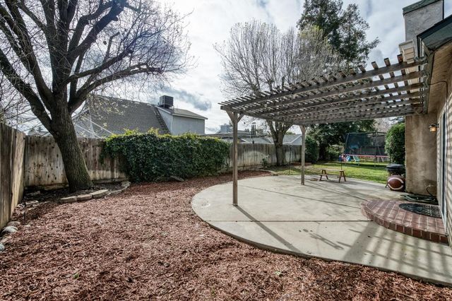 288 W Magill Avenue, Clovis, CA 93612