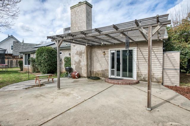 288 W Magill Avenue, Clovis, CA 93612