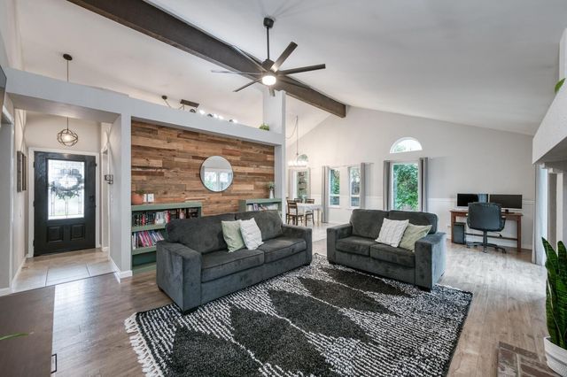 288 W Magill Avenue, Clovis, CA 93612