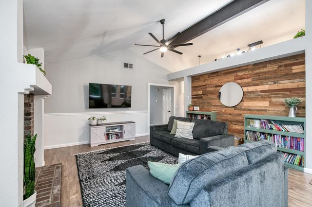 288 W Magill Avenue, Clovis, CA 93612