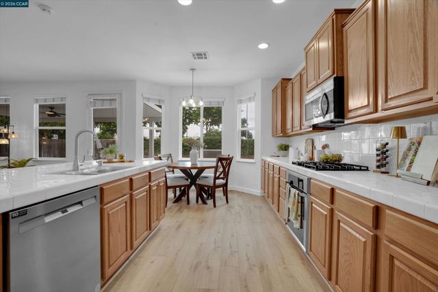 51 Sandhill Crane Ct, Oakley, CA 94561