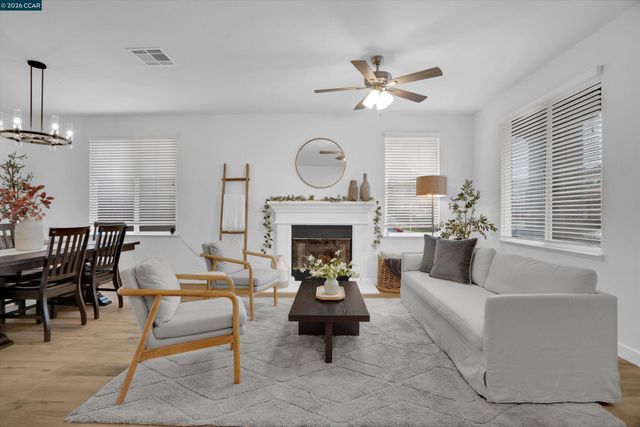 51 Sandhill Crane Ct, Oakley, CA 94561