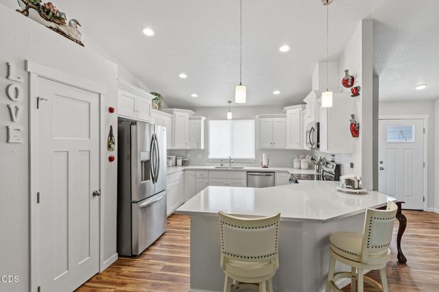 403 Berglund Street, Rogue River, OR 97537