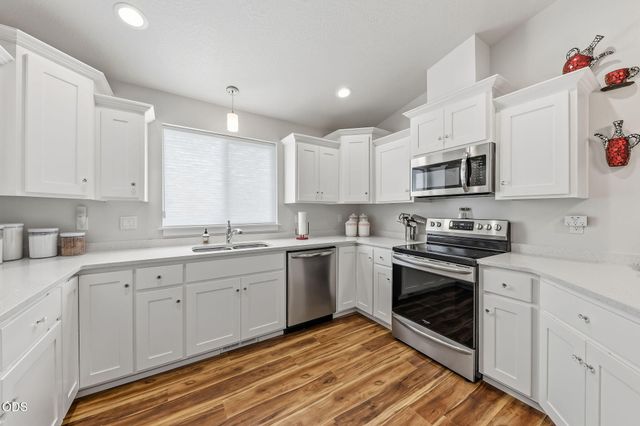 403 Berglund Street, Rogue River, OR 97537