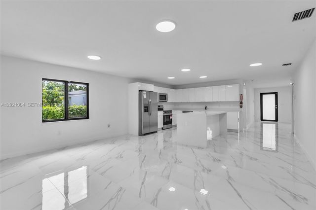 152 NW 18th St, Homestead, FL 33030