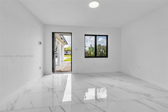 152 NW 18th St, Homestead, FL 33030