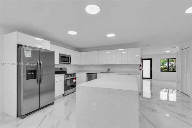 152 NW 18th St, Homestead, FL 33030