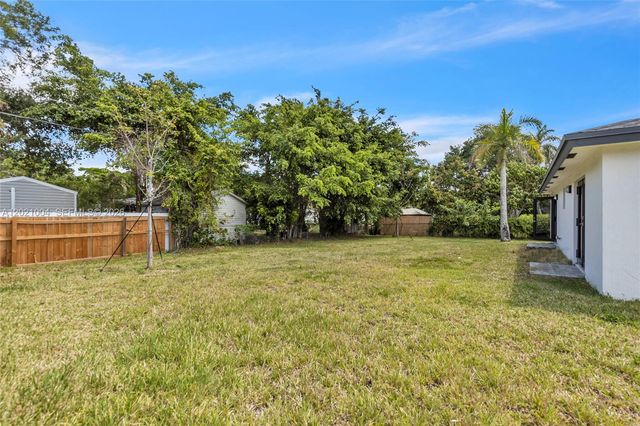 152 NW 18th St, Homestead, FL 33030
