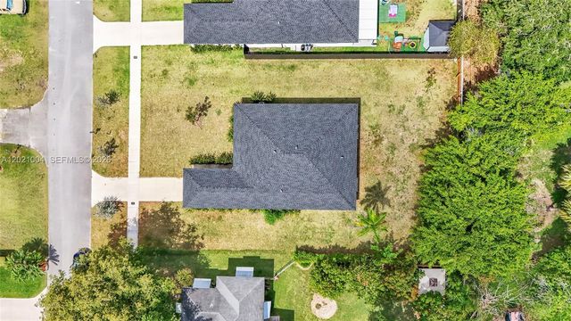 152 NW 18th St, Homestead, FL 33030