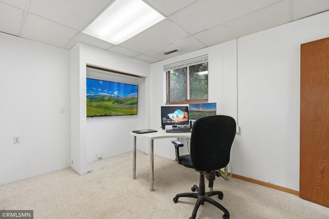 944 Pine View Court, Saint Paul, MN 55119