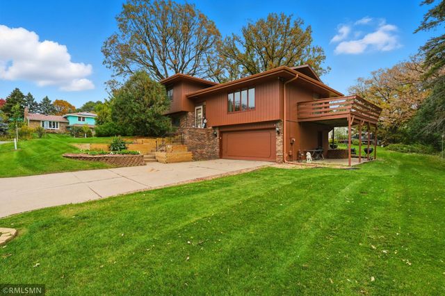 944 Pine View Court, Saint Paul, MN 55119