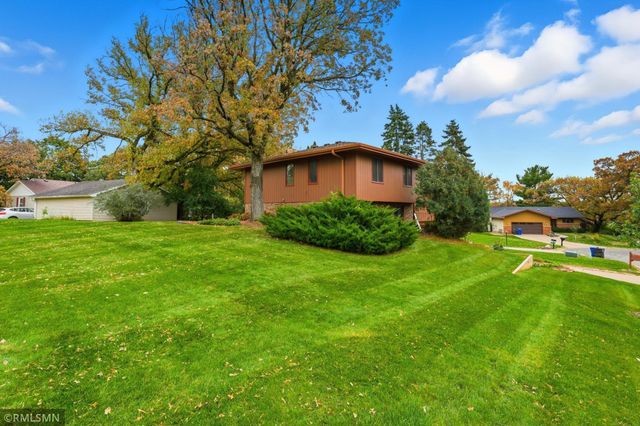 944 Pine View Court, Saint Paul, MN 55119