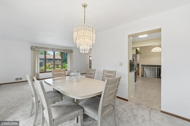 944 Pine View Court, Saint Paul, MN 55119