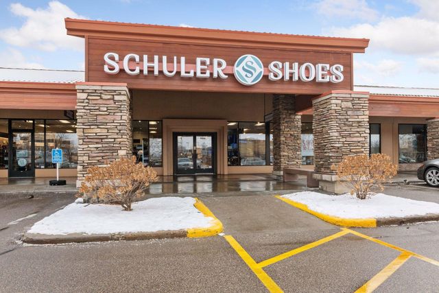 4820 Park Commons Drive 235, Saint Louis Park, MN 55416