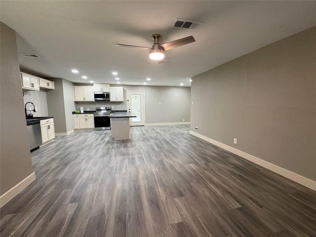 714 Upland Lane, Duncanville, TX 75116