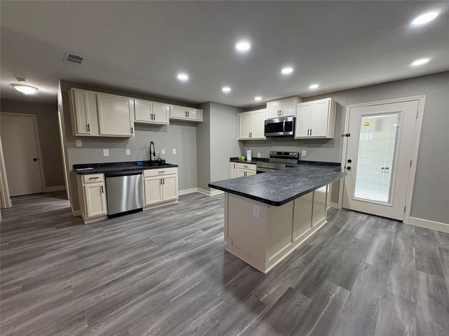 714 Upland Lane, Duncanville, TX 75116