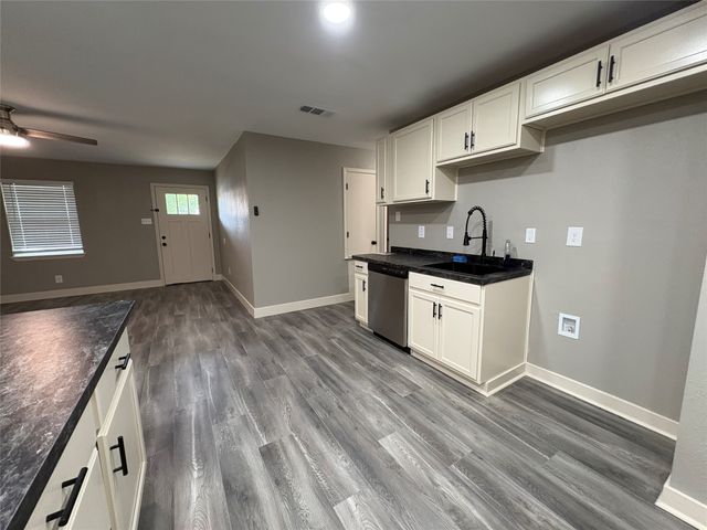 714 Upland Lane, Duncanville, TX 75116