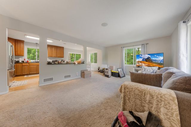 17800 Jamaica Circle, Lakeville, MN 55044