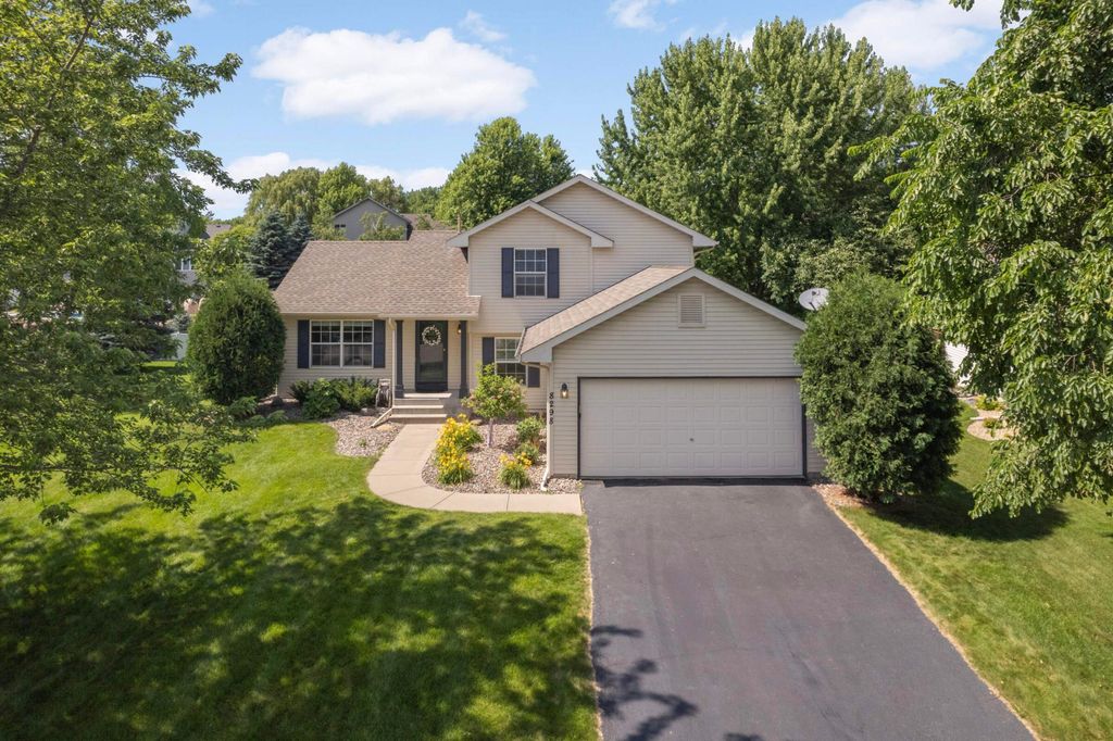 8298 Ashford Road E, Woodbury, MN 55125