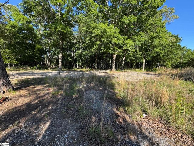 3759 417 Highway, Woodruff, SC 29388