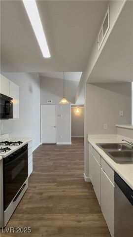 7885 West Flamingo Road 2153, Las Vegas, NV 89147