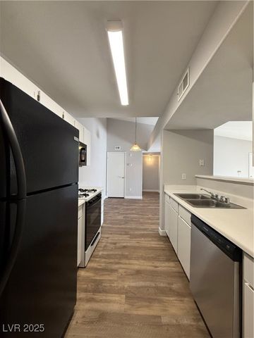 7885 West Flamingo Road 2153, Las Vegas, NV 89147