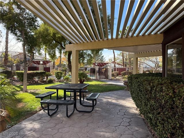 7885 West Flamingo Road 2153, Las Vegas, NV 89147