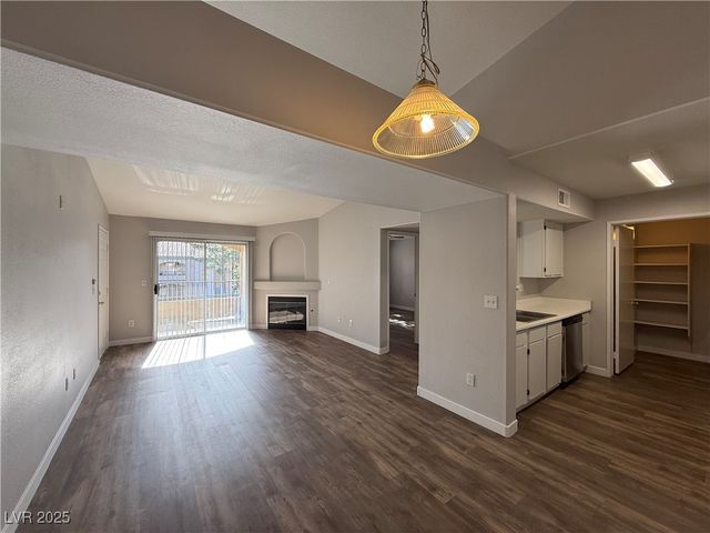 7885 West Flamingo Road 2153, Las Vegas, NV 89147