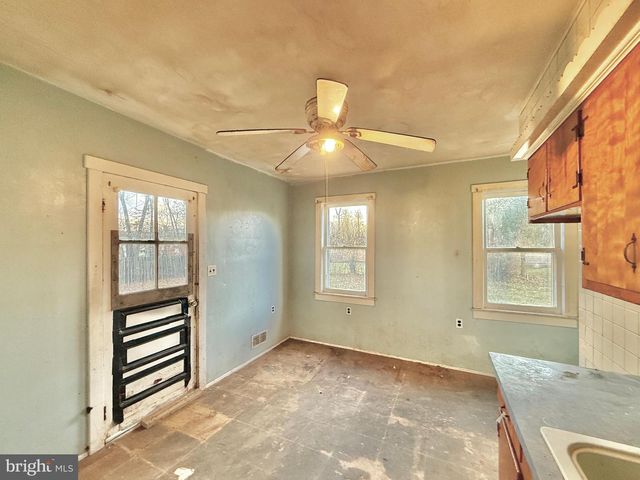 37 CENTRAL AVE, Trenton, NJ 08618