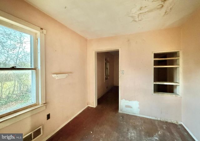 37 CENTRAL AVE, Trenton, NJ 08618