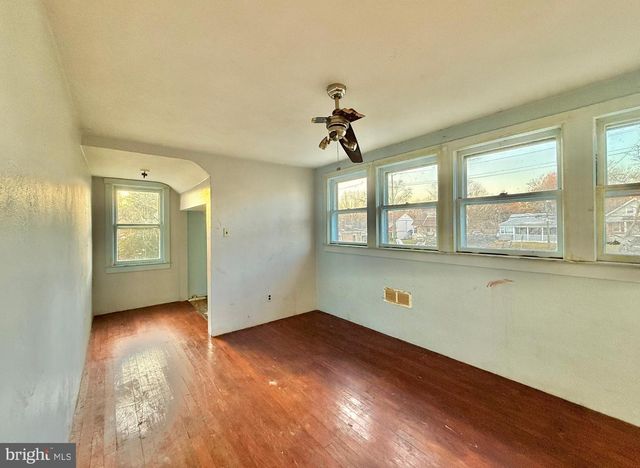 37 CENTRAL AVE, Trenton, NJ 08618