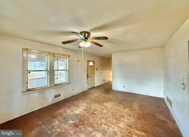 37 CENTRAL AVE, Trenton, NJ 08618