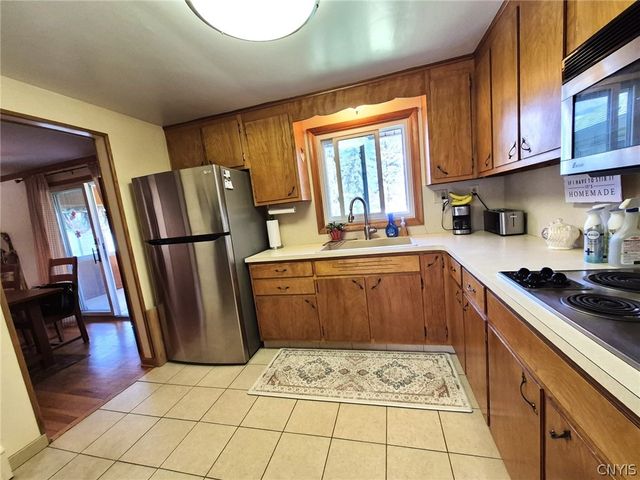 112 Primrose Lane, Salina, NY 13212