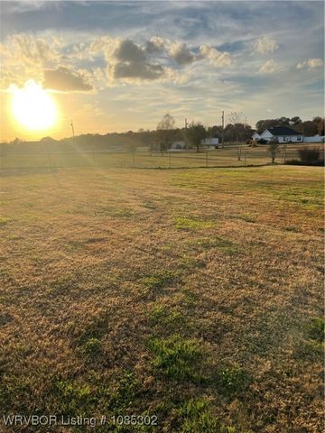 1020 Bluebird Drive, Cedarville, AR 72932