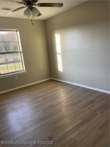 1020 Bluebird Drive, Cedarville, AR 72932