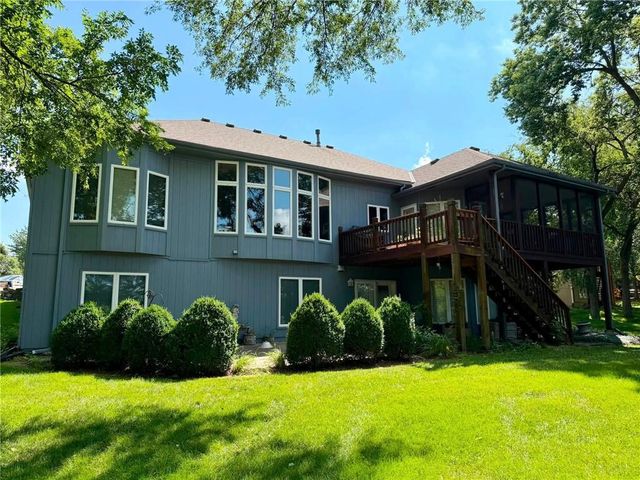 2514 SW Wintervalley Court, Lee's Summit, MO 64081