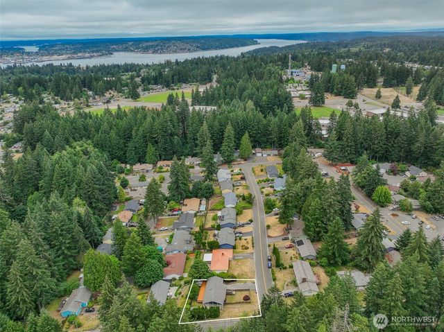 2614 White Cedar Drive SE, Port Orchard, WA 98366