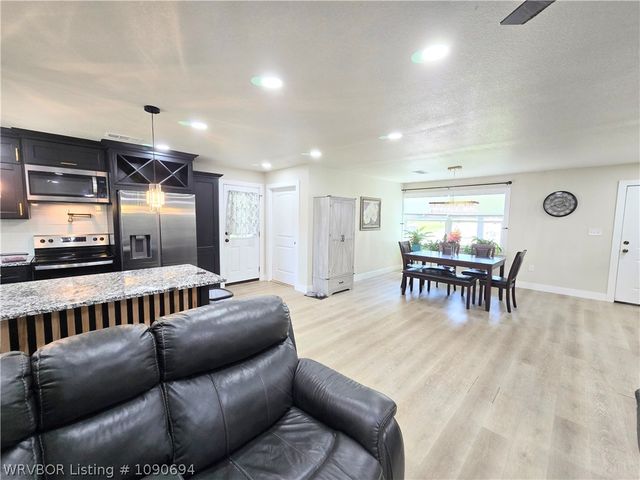 800 N 8th Street, Van Buren, AR 72956
