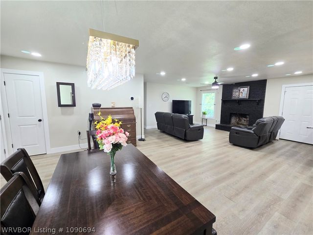 800 N 8th Street, Van Buren, AR 72956