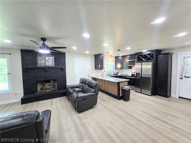 800 N 8th Street, Van Buren, AR 72956
